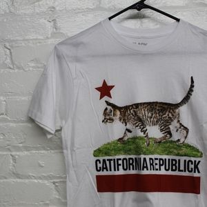 HP✨Hot Topic Cat T-Shirt